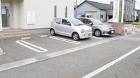 ふたば沖町薬局の駐車場