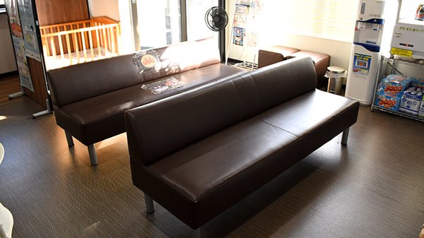 どんぐり薬局の待合スペース