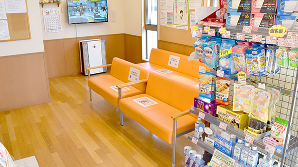 ウイン調剤薬局伊勢崎店の待合スペース