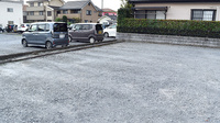 ひまわり薬局中央店の駐車場