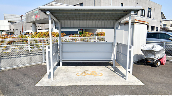 あい薬局五泉店の駐輪場