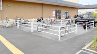 メイプル薬局築山なんごう店の駐輪場