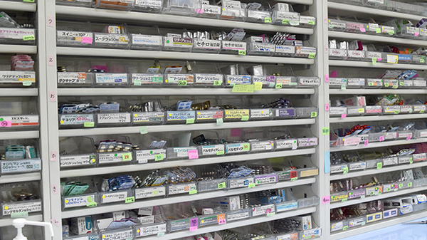 ミドリ薬局 守山新城店の薬棚