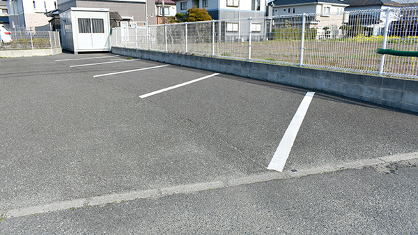 くれよん薬局志摩の駐車場
