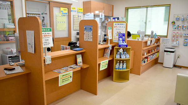 なつめ薬局の受付/カウンター