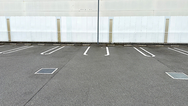 アイン薬局武蔵野店の駐車場