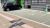 ひばり薬局の駐車場
