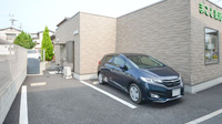 まこと薬局の駐車場