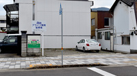 アライブ薬局本郷通り店の駐車場