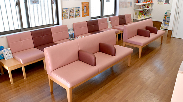 おりぃぶ薬局の待合スペース