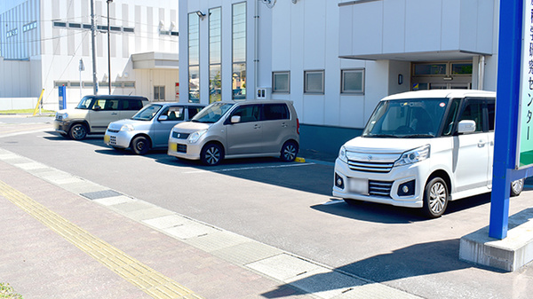 ひまわり薬局新青森駅前店の駐車場