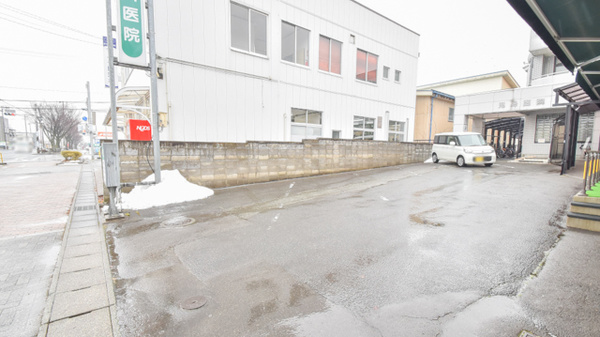けい福薬局の駐車場