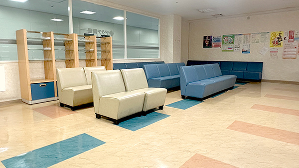 アクア薬局泉町店の待合スペース