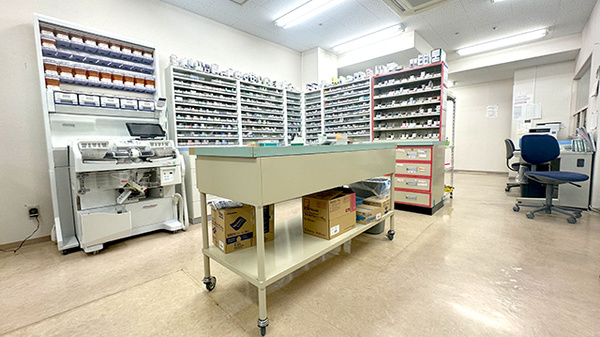 アクア薬局泉町店の調剤室
