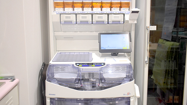 桜茨木薬局の調剤器具
