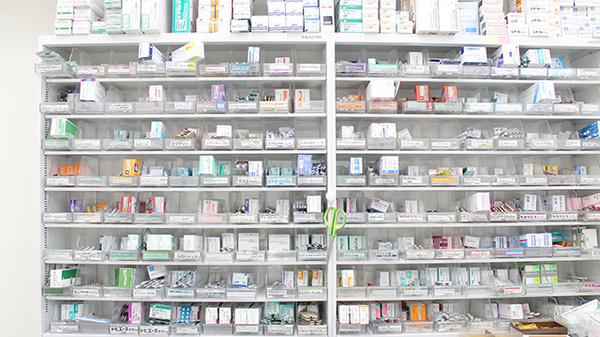 フレックス薬局泉佐野店の薬棚
