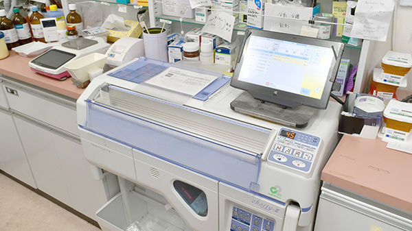 キセラ川西ハートフル薬局の調剤器具