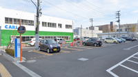卸町薬局の駐車場