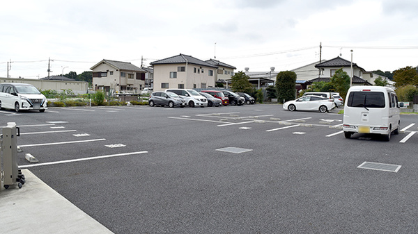 ひまわり薬局伊奈町店の駐車場