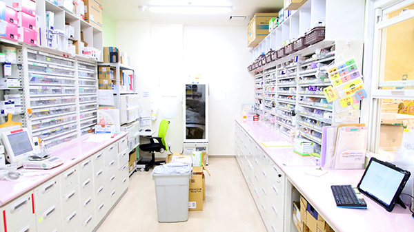 サエラ薬局 甲東園店の調剤室