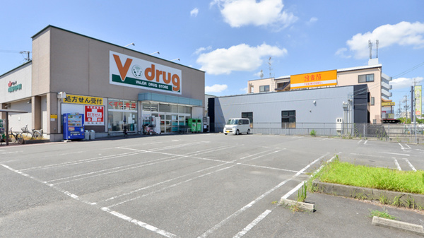 V・drug　守山小幡薬局の駐車場