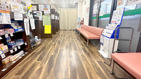 くすりのマルト調剤薬局　下湯長谷店の待合スペース