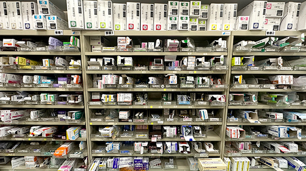 くすりのマルト調剤薬局　下湯長谷店の薬棚