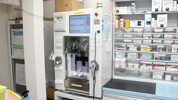 アイワ薬局富里七栄店の調剤器具