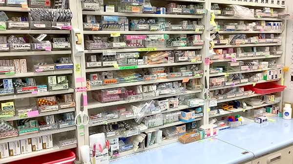 ほりぐち薬局西六郷店の薬棚