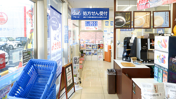 ローソンクオール薬局島根一丁目店の入口