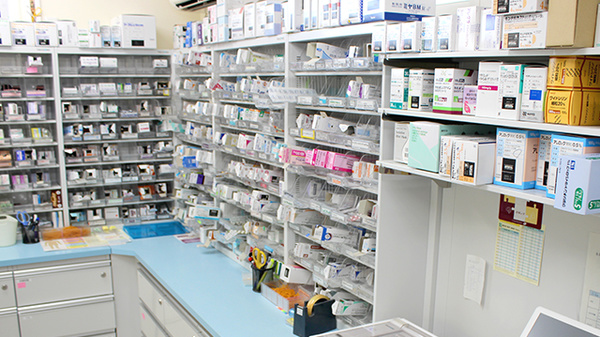 まごころ調剤薬局松島店の薬棚