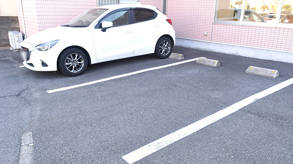 ワタナベ薬局　上人店の駐車場