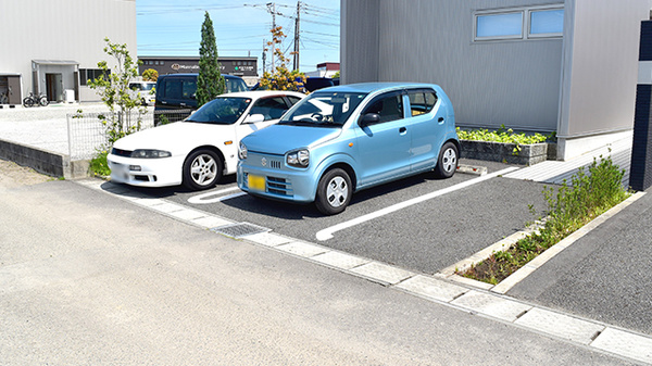 めけあ薬局の駐車場