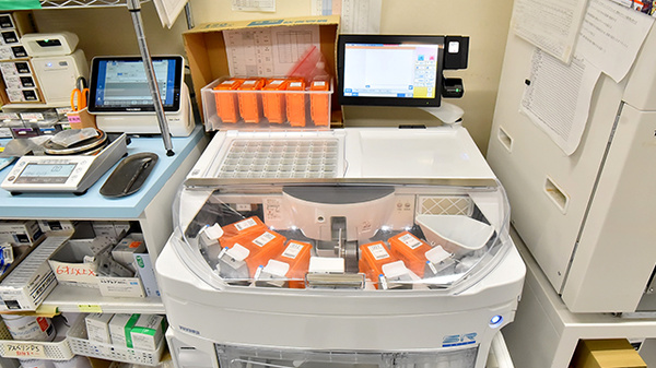 サエラ薬局 枚方店の調剤器具