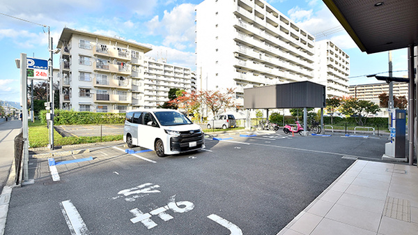 サエラ薬局 枚方店の駐車場