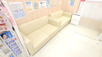 イオン薬局横手店の待合スペース