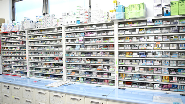 マリン薬局城北店の薬棚