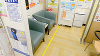 イオン薬局松江店の待合スペース