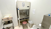 山本薬局本店（大阪府岸和田市）の無菌調剤室完備