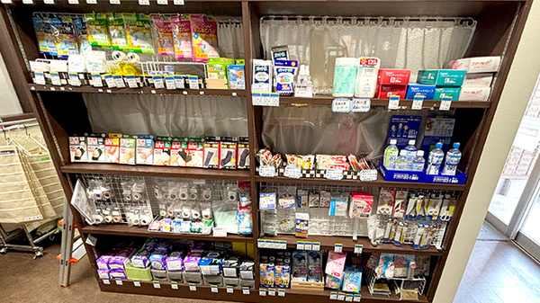 山本薬局本店（大阪府岸和田市）の雑貨品