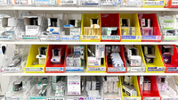 薬局トモズ新丸子店の薬棚