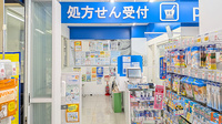 薬局トモズ東武練馬店の入口