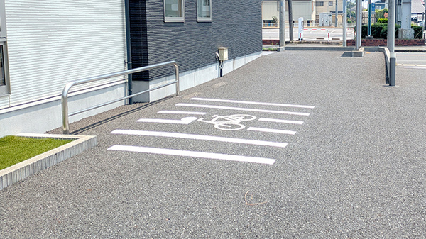 大洋薬局新茂原店の駐輪場