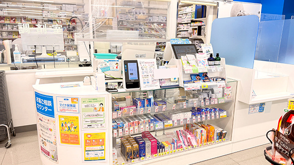 薬局トモズ北浦和店の受付/カウンター