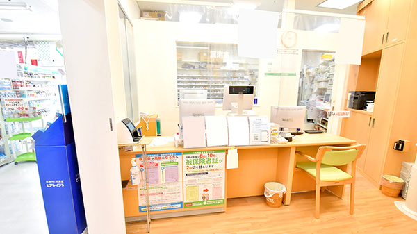 グリーンドラッグ薬局 伊祖店の受付/カウンター