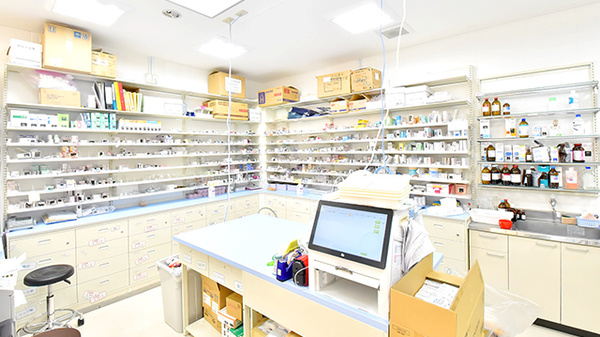グリーンドラッグ薬局 伊祖店の調剤室