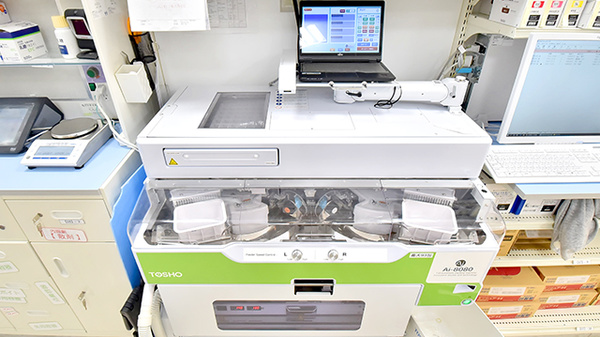 グリーンドラッグ薬局 伊祖店の調剤器具