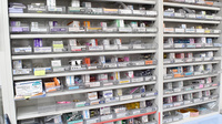 さくらんぼ薬局的場店の薬棚