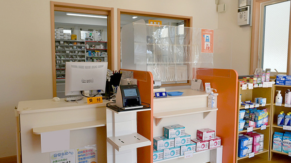 ウイン調剤薬局秋川店の受付/カウンター