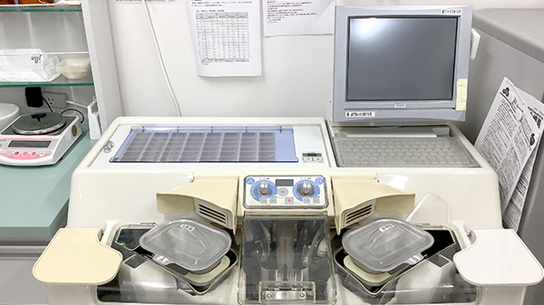 グリーンぱる福井センター薬局の調剤器具